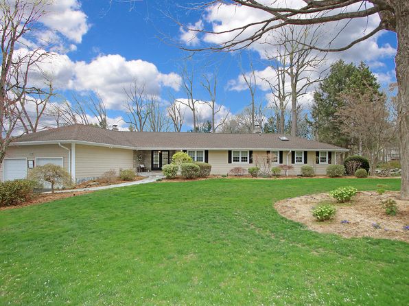 401 Hilltop Rd, Orange, CT 06477