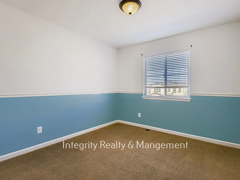 3839 Donnington Cir — Photo 15