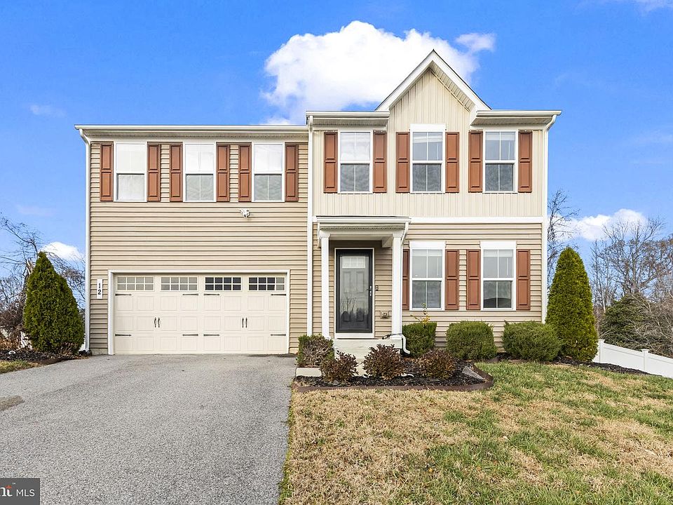 1st image of 12 Willow Woods Dr