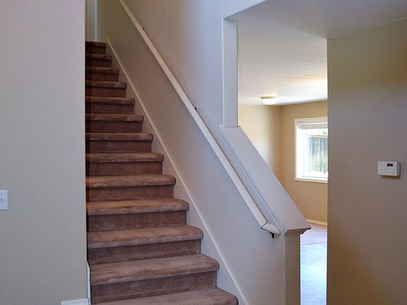 4th image of 2210 23rd Street Pl SE