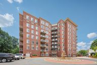 Market Commons Dr-0406-001.jpg