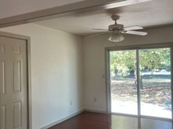 3rd image of 109 Center Dr