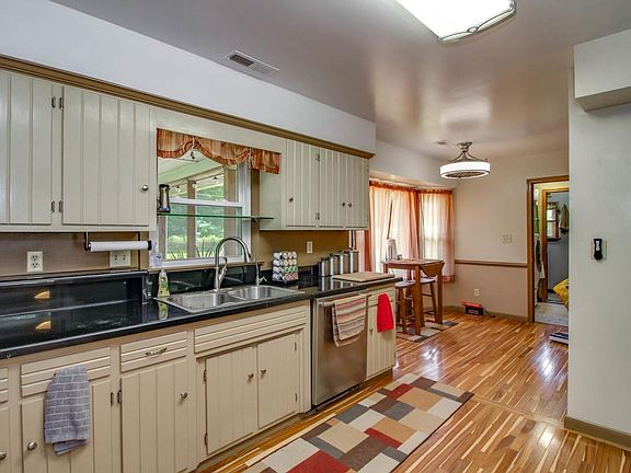 5th image of 5200 Lola Cir