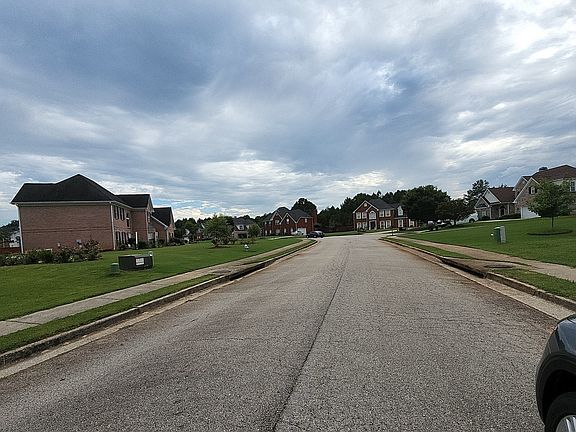4th image of 1034 Rowanshyre Cir