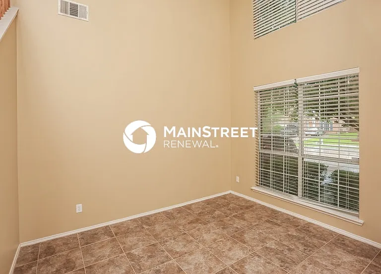 749 Mulberry Ln — Photo 7