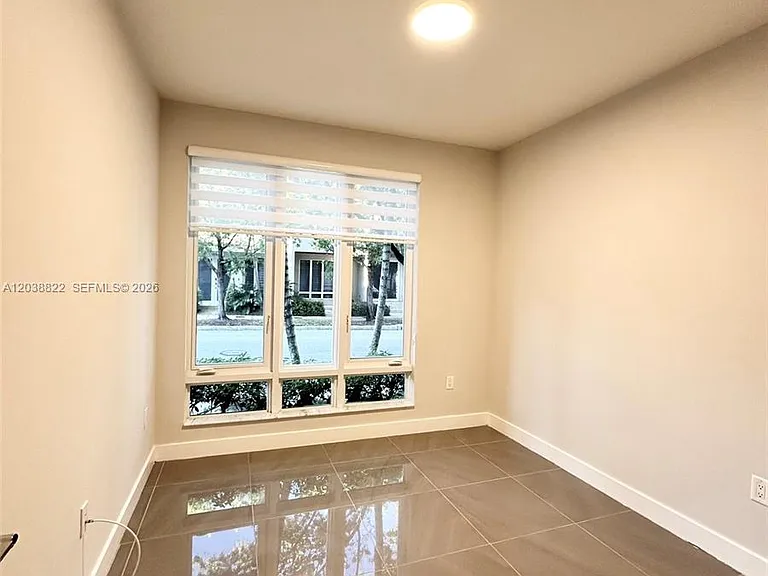 10560 NW 63rd Ter — Photo 6