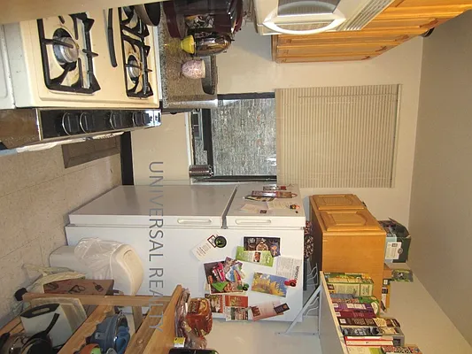 Rented by Universal Realty Group | media 3