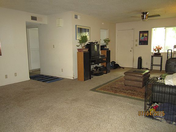 5th image of 2421 Country Club Blvd #D11