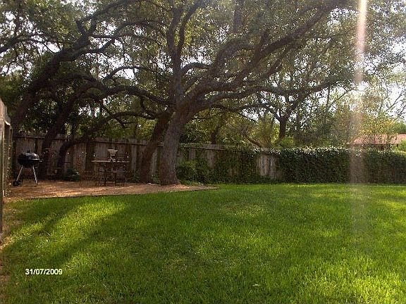 5th image of 15218 Mineral Springs St