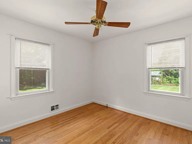 16 Homestead St — Photo 14