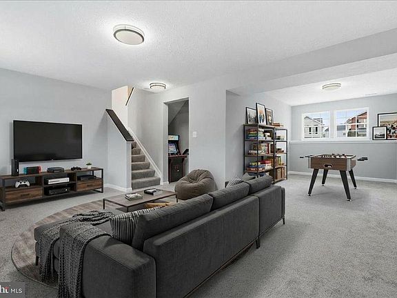 5th image of 303 Lord Willoughby Way