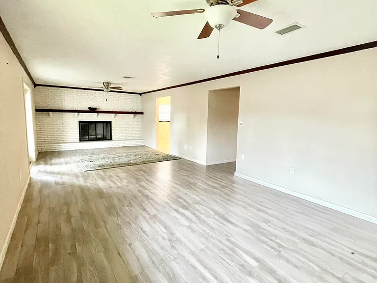3025 Briarwood Ln — Photo 7