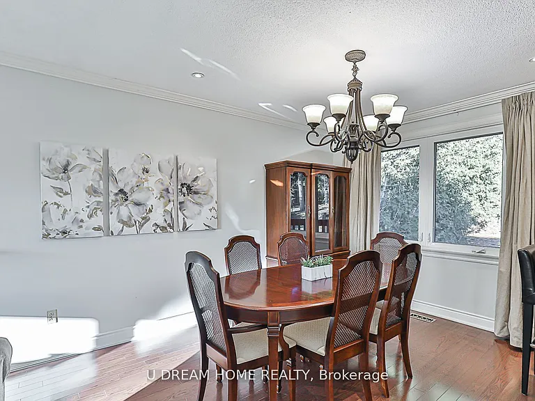 31 Shawfield Cres — Photo 10
