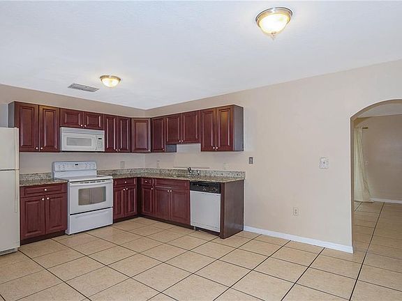 5th image of 43 Coventry Ct
