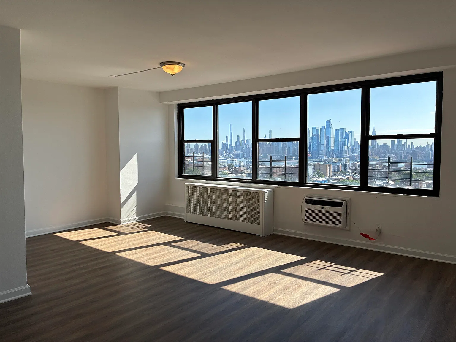 Lenox Condominium — Photo 2
