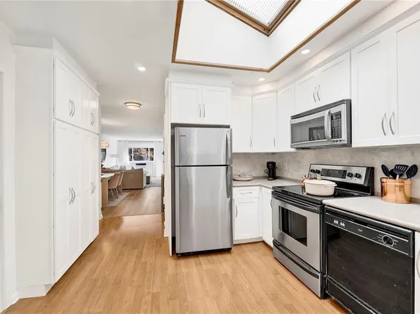 8940 Colonial Road image 8 of 20