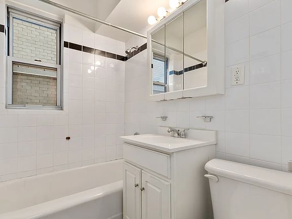 5th image of 300 E 46th St APT 8J