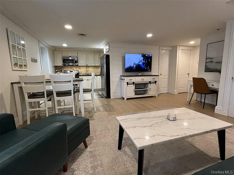 120 Mitchell Ave #MAIN FLOOR — Photo 7
