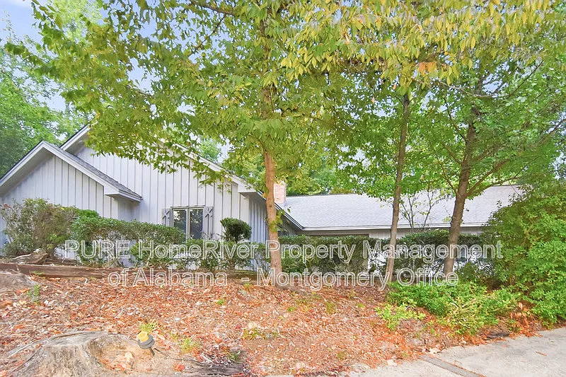 6 bed, 4.0 bath, 4649 sqft, $2,450 — Photo 2