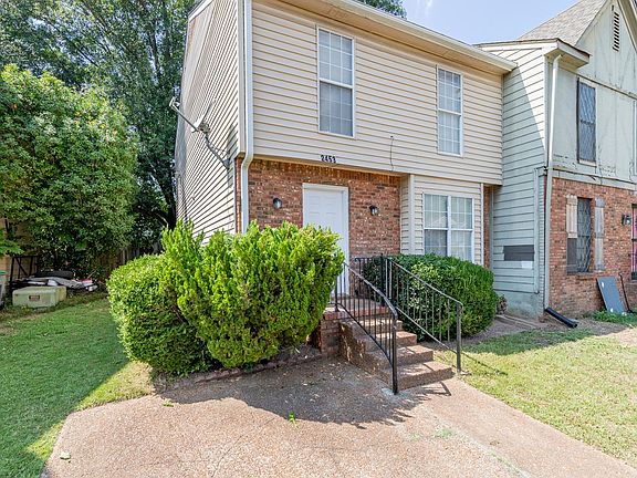 3rd image of 2453 Chiswood St
