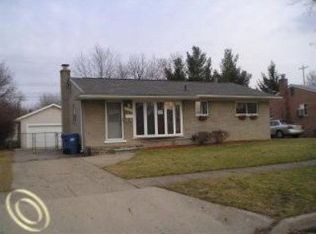 1108 Marion Dr, Holly, MI
