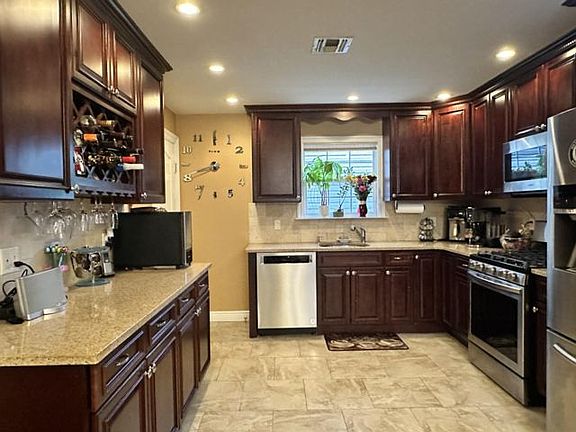 5th image of 1515 Sweetman Ave