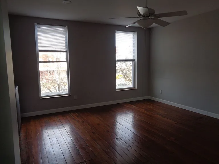 713 W. 33rd St. — Photo 12