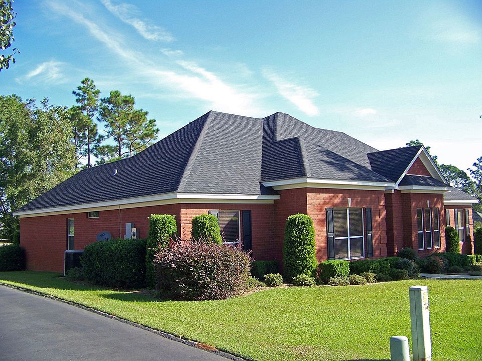 7220 Oakbriar Dr. N.