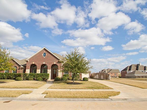 3rd image of 11318 Wooded Creek Ln