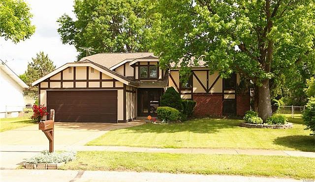 1st image of 654 Fox Plains Dr