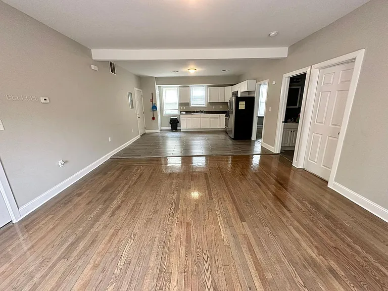 151 Howard Ave #2R — Photo 10