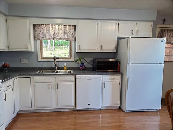 4th image of 2819 Crescent Dr