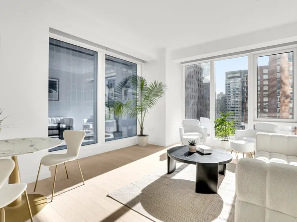 138 East 50th Street image 8 of 69