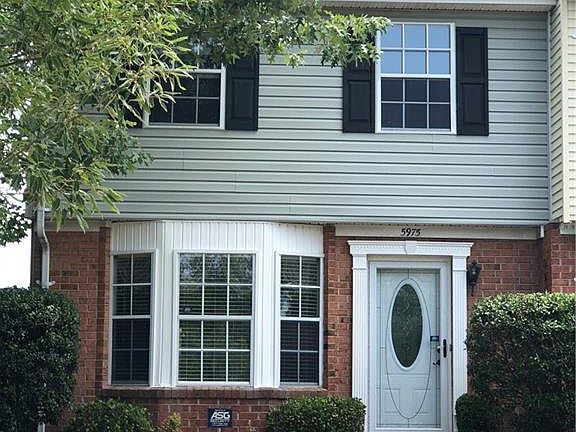2nd image of 5975 Edgelake Dr