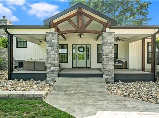 14706 Wise Rd, Smithville, MO 64089