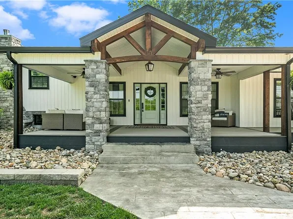 14706 Wise Rd, Smithville, MO 64089