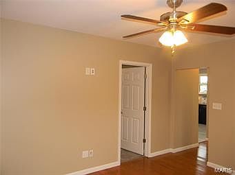 5th image of 130 W Arlee Ave