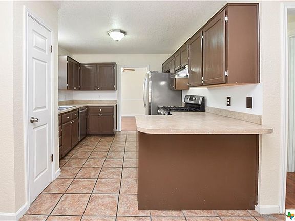 4th image of 1108 Creek St