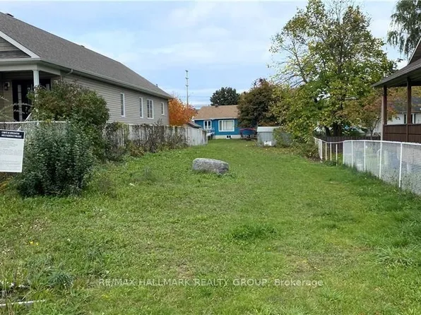 1673 Kindersley Ave, Ottawa, ON K1C 4V4