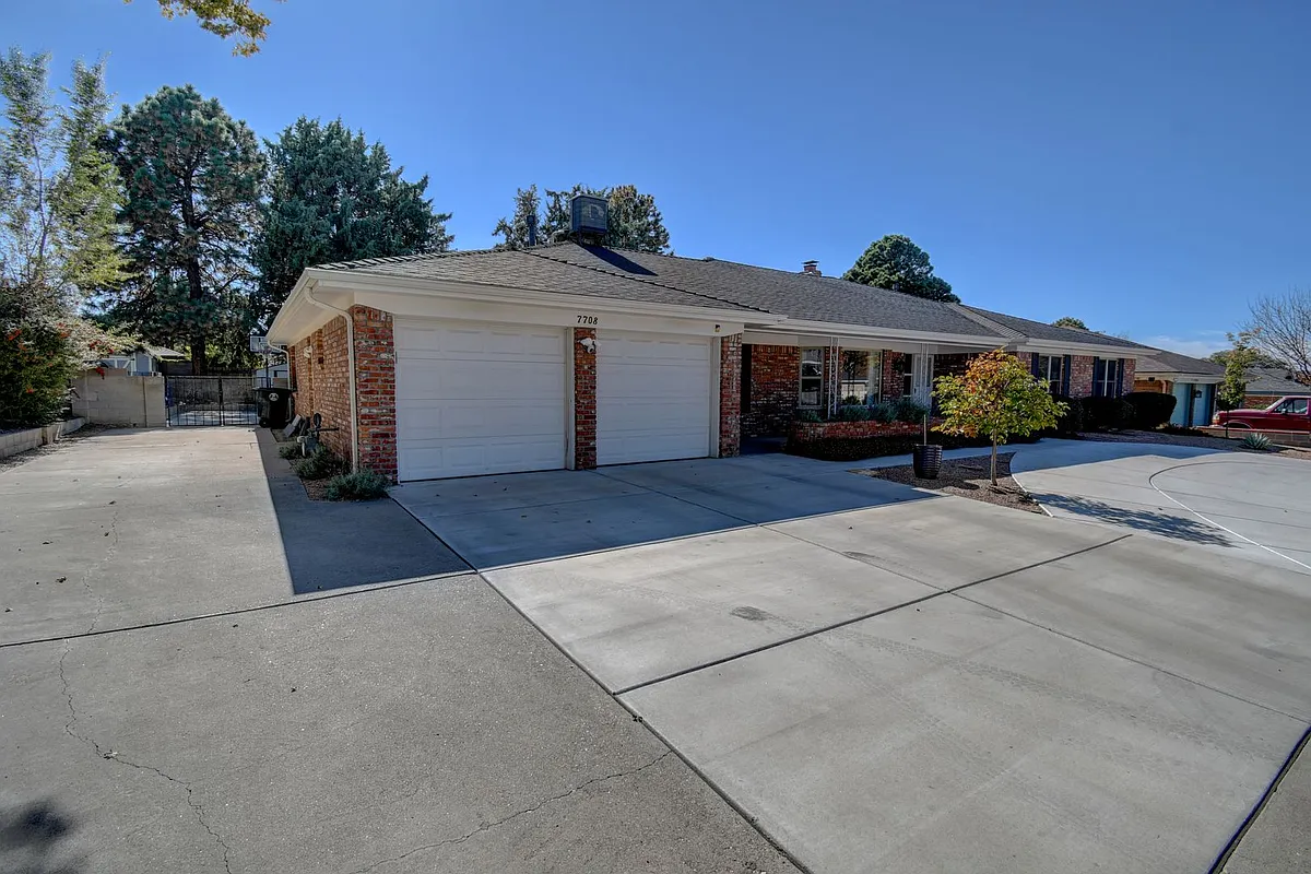 Building Photo - 7708 Trail Ridge Rd NE