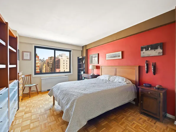 201 West 21st Street image 5 of 9