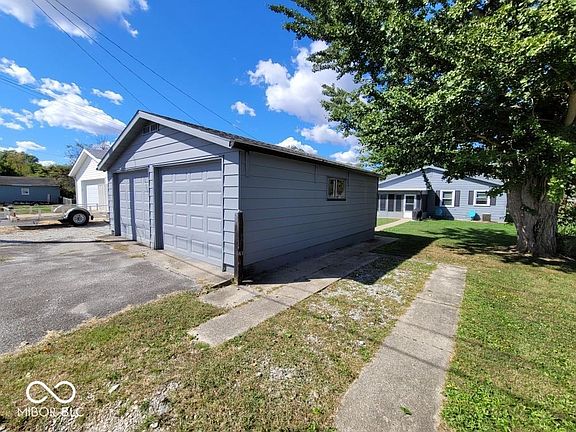 4th image of 1316 N Park Blvd