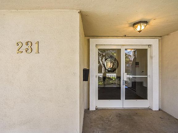 2nd image of 231 El Camino Real #302