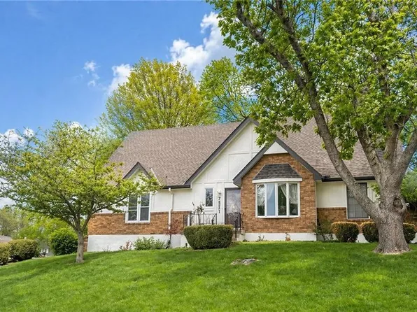 7331 Monrovia St, Shawnee, KS 66216