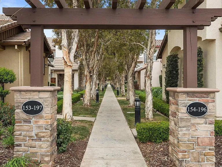 171 W Santa Cruz Way — Photo 39