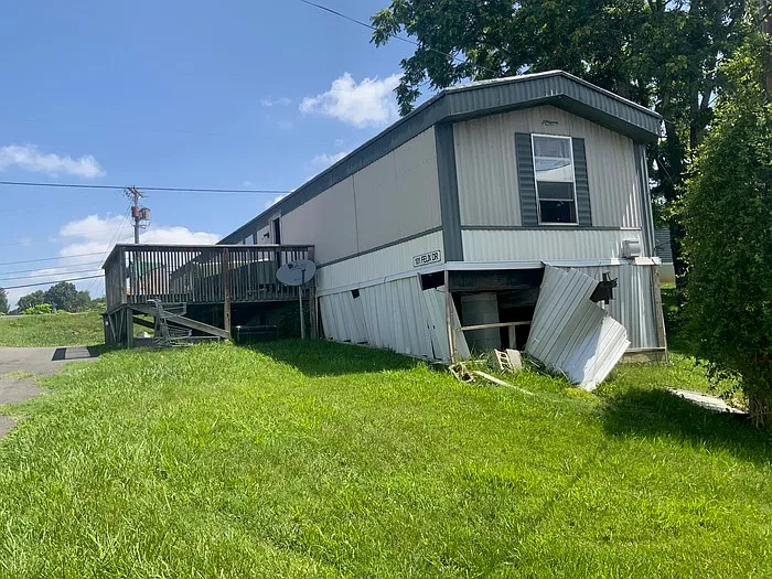 101 Felix Dr — Photo 2
