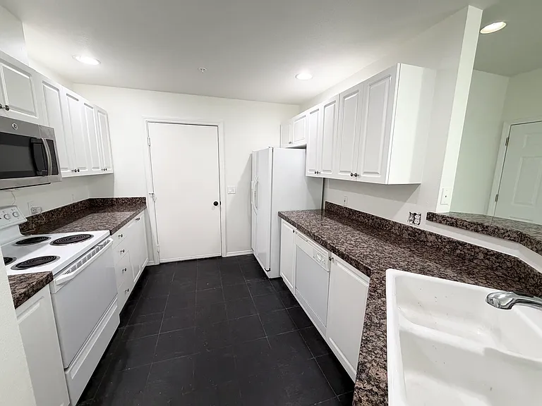 2036 Newport Way NW — Photo 5