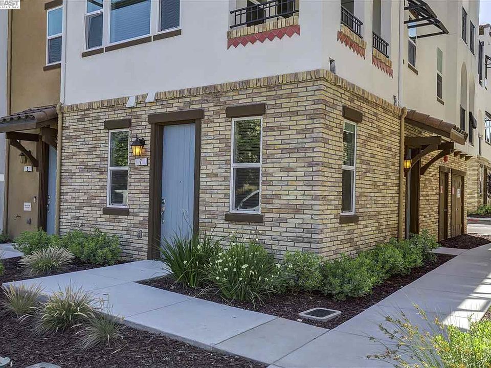 1st image of 156 Esfahan Dr