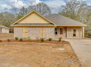 105 Jasmine Cove Dr, Brandon, MS 39042