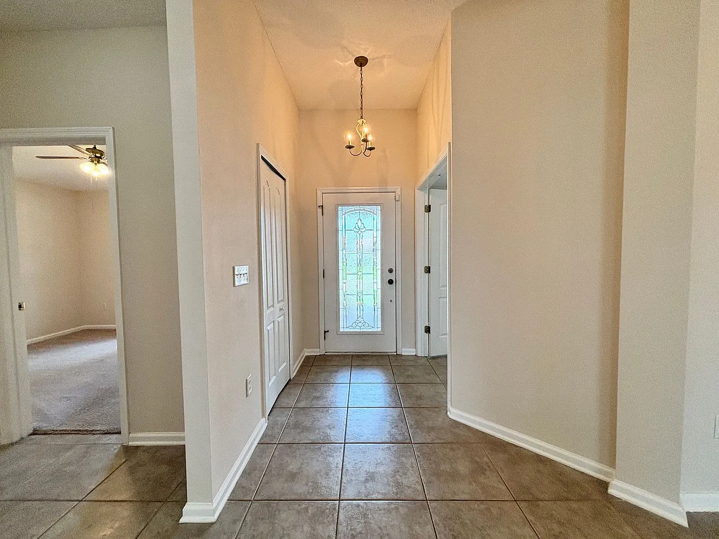 Charming, Well Kept in Wonderful Community! — Photo 2